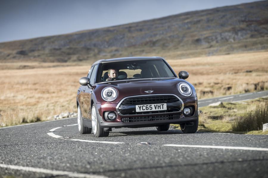  Mini Cooper D Clubman 2015 года  (UK) (фото 10 из 127)